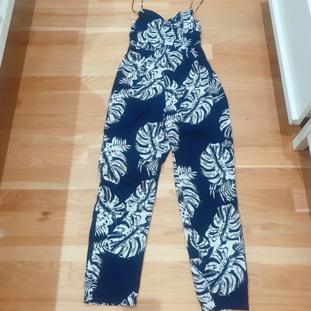 Tobi tropical jumpsuit size small